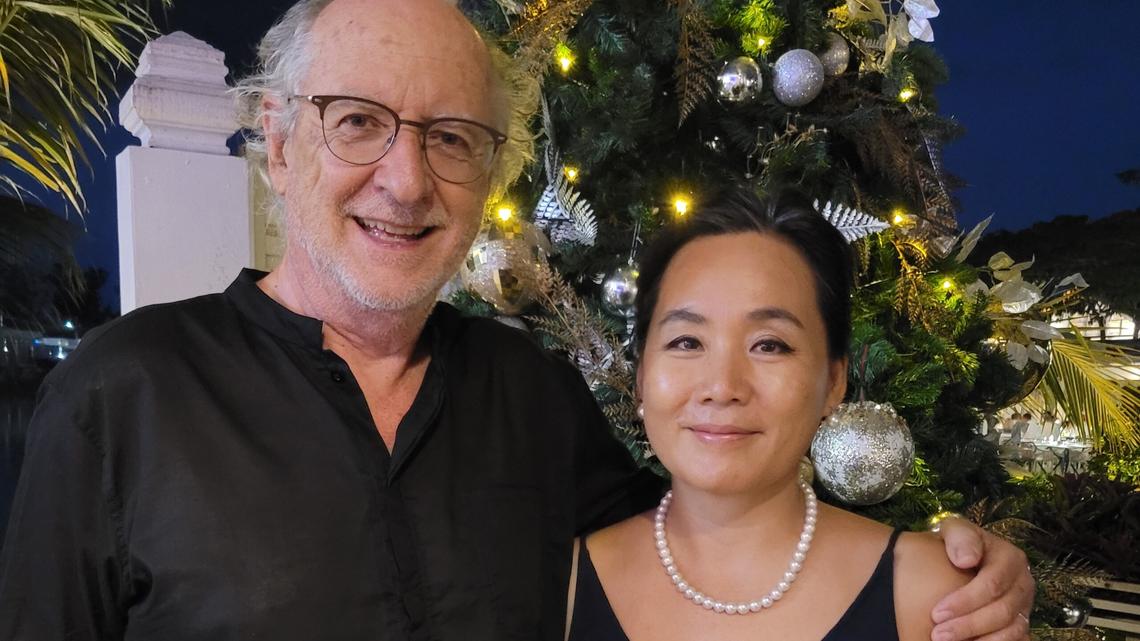 Heute lebt Jörg Alois Reding in Pukhet, Thailand. Das liegt genau zwischen der Schweiz und Korea, der Heimat seiner Frau, erklärt er. Ein guter Kompromiss.