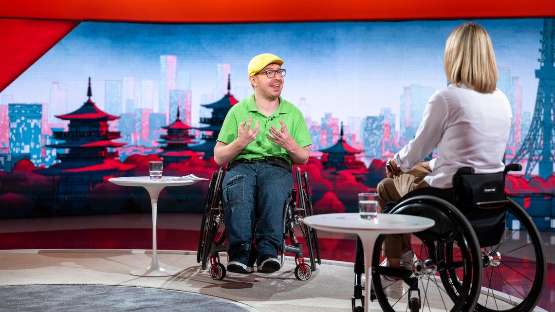 Zuger Youtuber im Rollstuhl moderiert Paralympics auf SRF