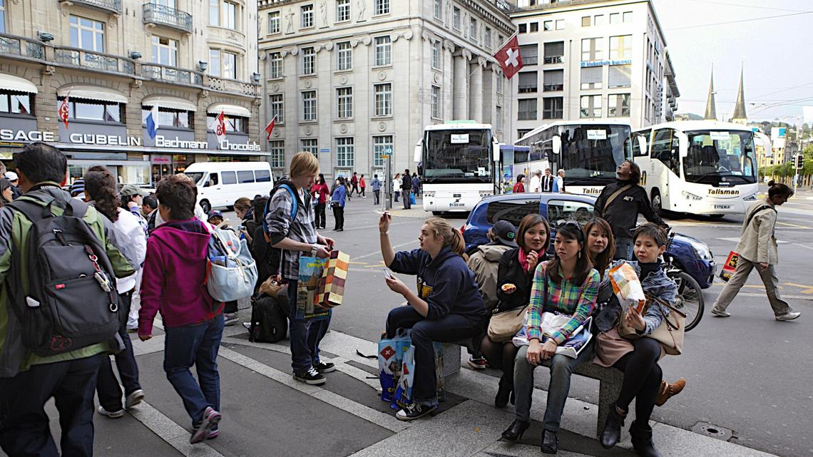 Eiertanz um Car-Tourismus am Schwanenplatz