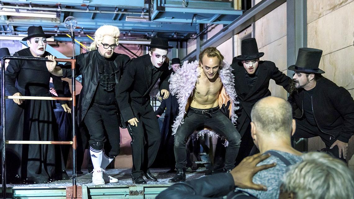 Fantastischer «Rigoletto» erweckt Industriehalle zum Leben