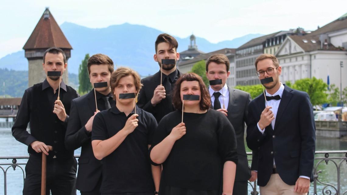 Luzerner Jungparteien kämpfen gegen geplante Beerdigung des freien Internets