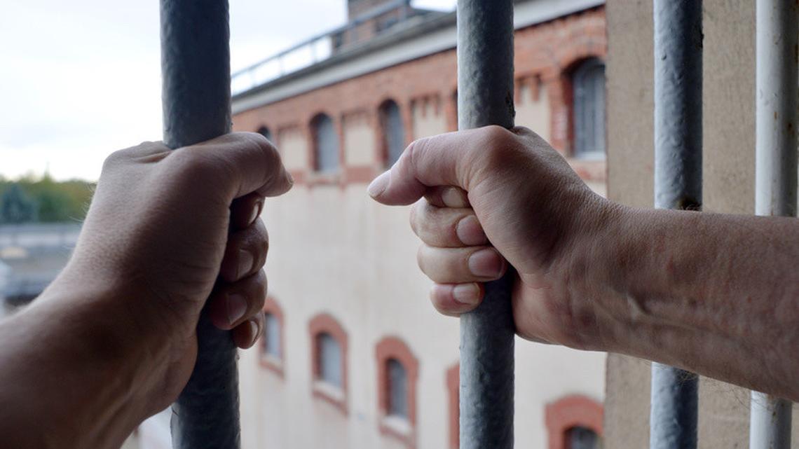Pädophiler aus Gefängnis entlassen – und erneut rückfällig geworden