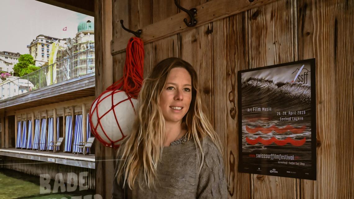 Alena Ehrenbold mit erstem Surf-Film-Festival in der Schweiz