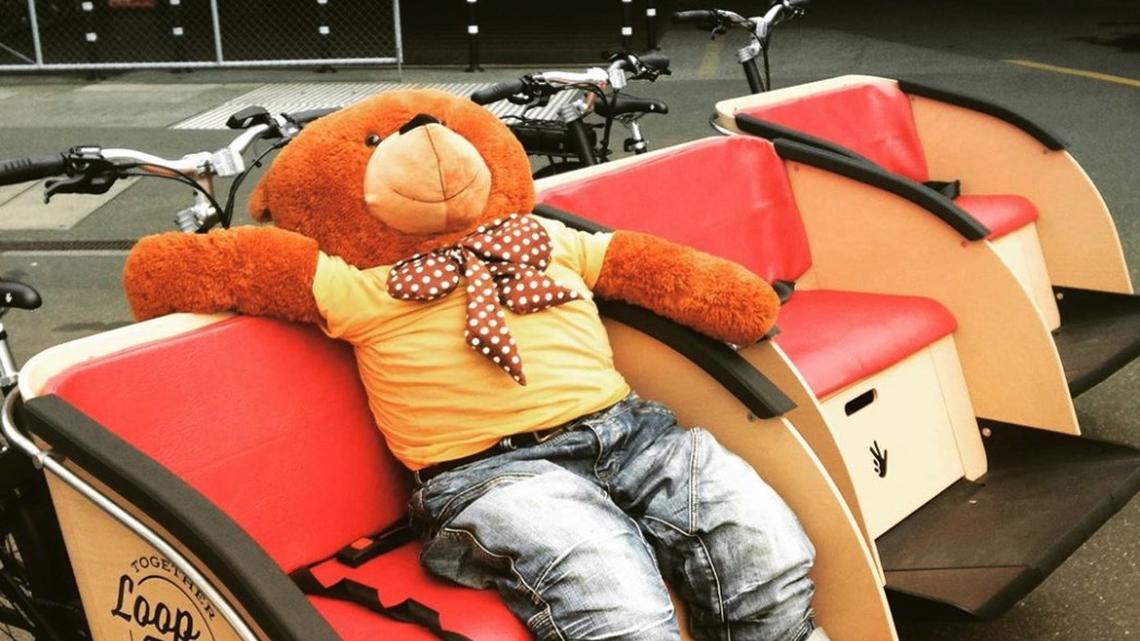 Kuriose Vermisstmeldung: Wer hat den lebensgrossen Teddybär geklaut?