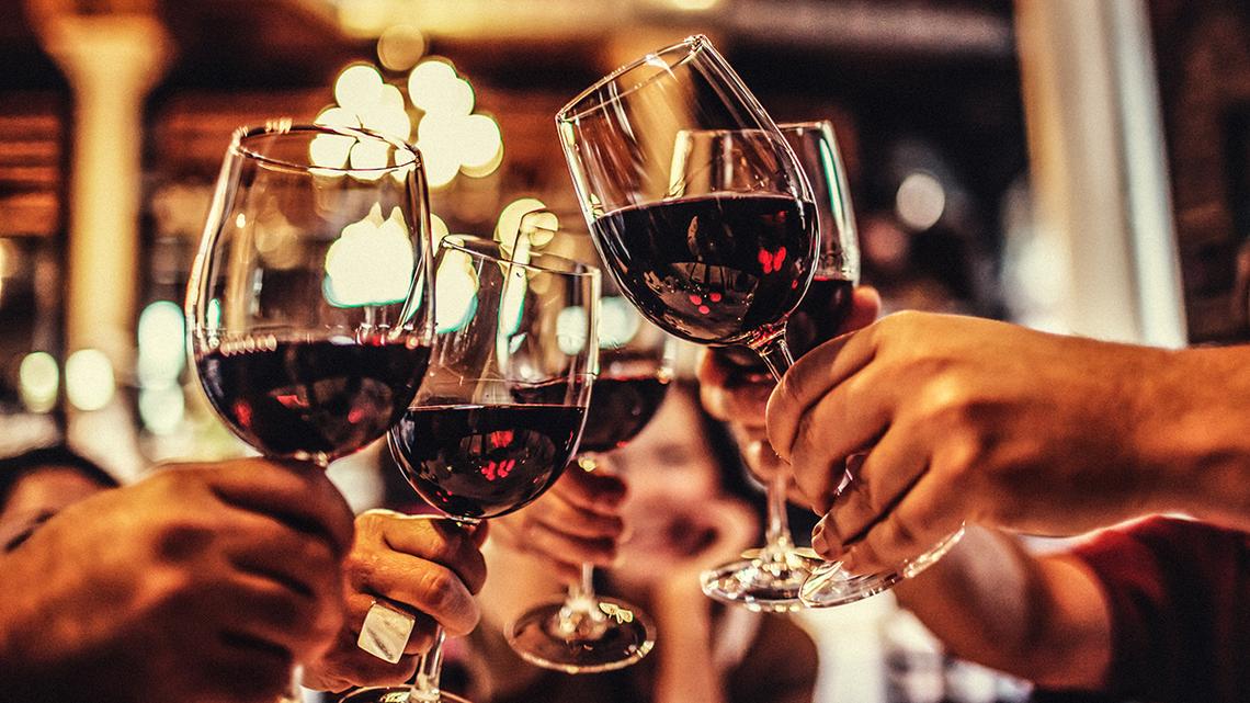 Trinken oder warten? Tipps & Tricks für ungetrübten Weingenuss