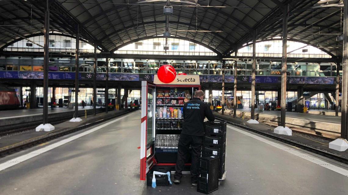 Ein Selecta-Automat am Luzerner Bahnhof war am Sonntag besonders heiss begehrt