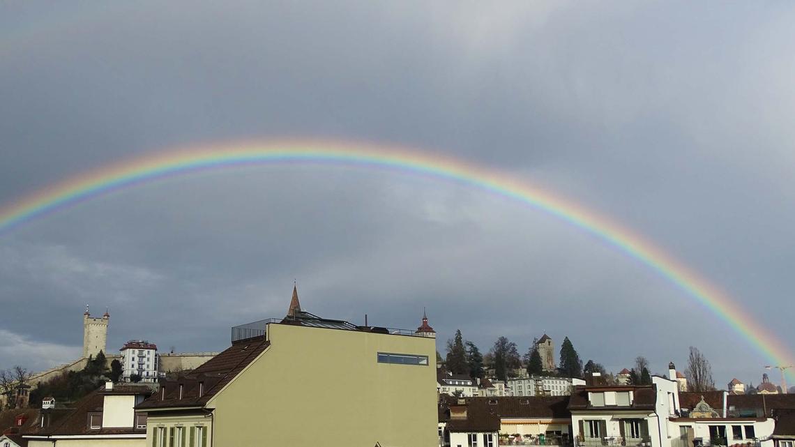 Gesehen? Perfekter Regenbogen über Luzern