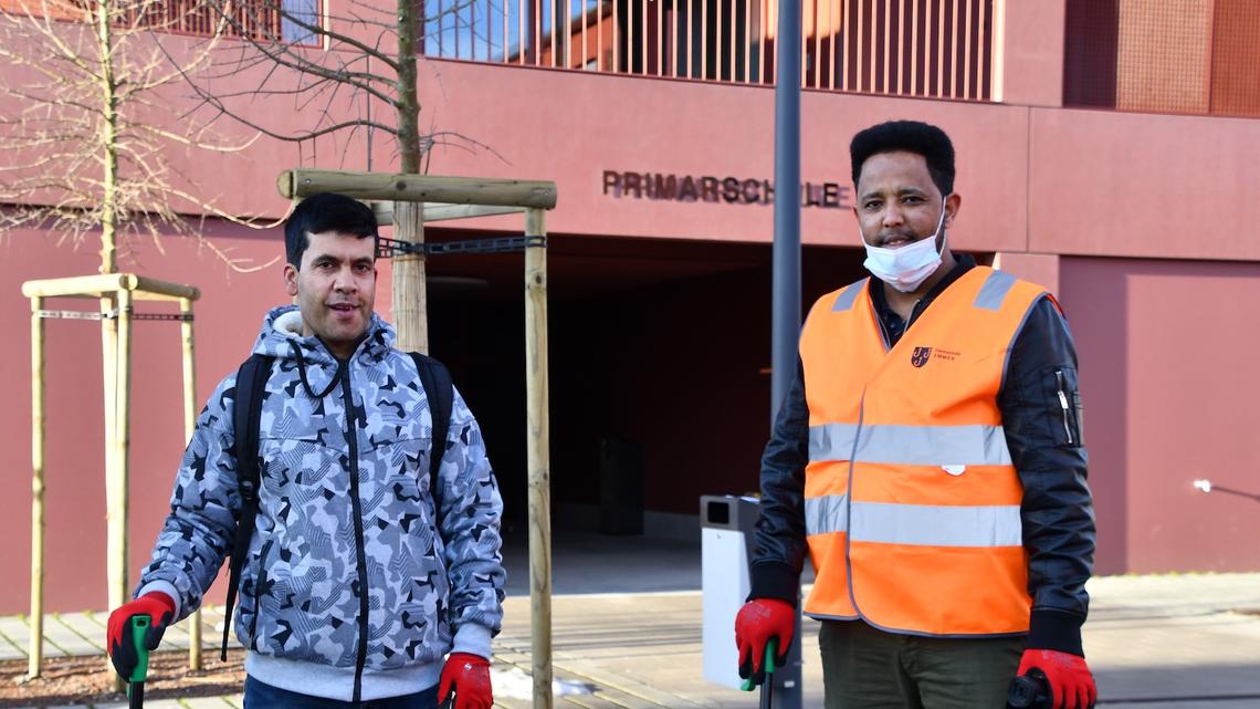 Kontroverses Pilotprojekt: Flüchtlinge halten Schulen in Emmen «blitzblank»