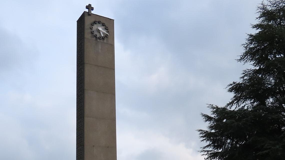 Kirchturm in Kriens wurde während Messe vom Blitz getroffen
