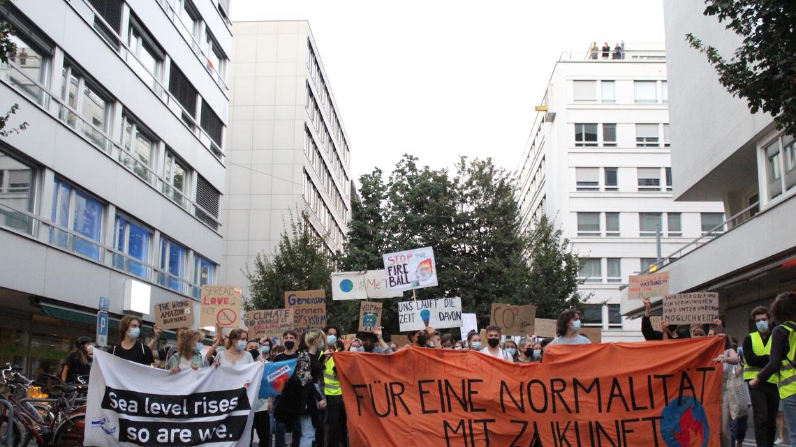 500 Demonstrantinnen fordern in Luzern  Klimagerechtigkeit