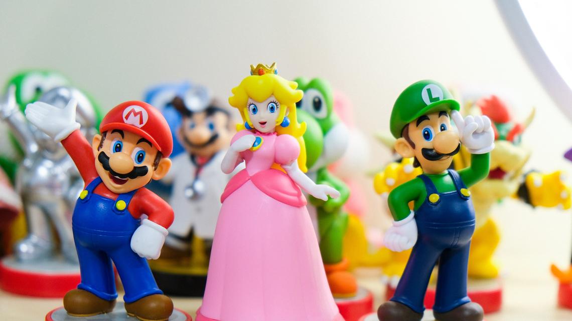 Mario und Luigi arbeiten als Klempner; Studierende oftmals in immer wieder anderen Nebenjobs, zum Beispiel als Gamerin. .