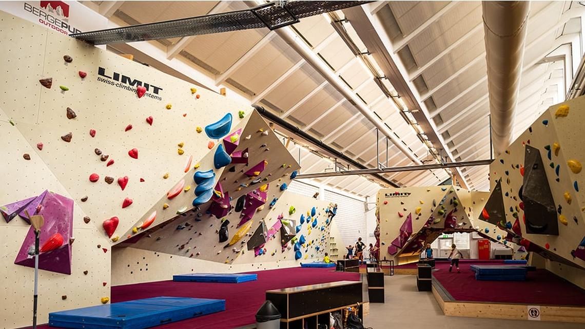 Mit der "BoulderArea" findet man im Freiruum auch eine der grössten indoor Boulderhalle der Schweiz.