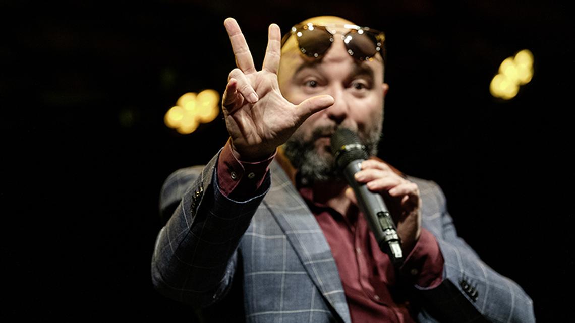 Sergio Sardella vermochte an den Swiss Comedy Award Publikum und Jury zu überzeugen.