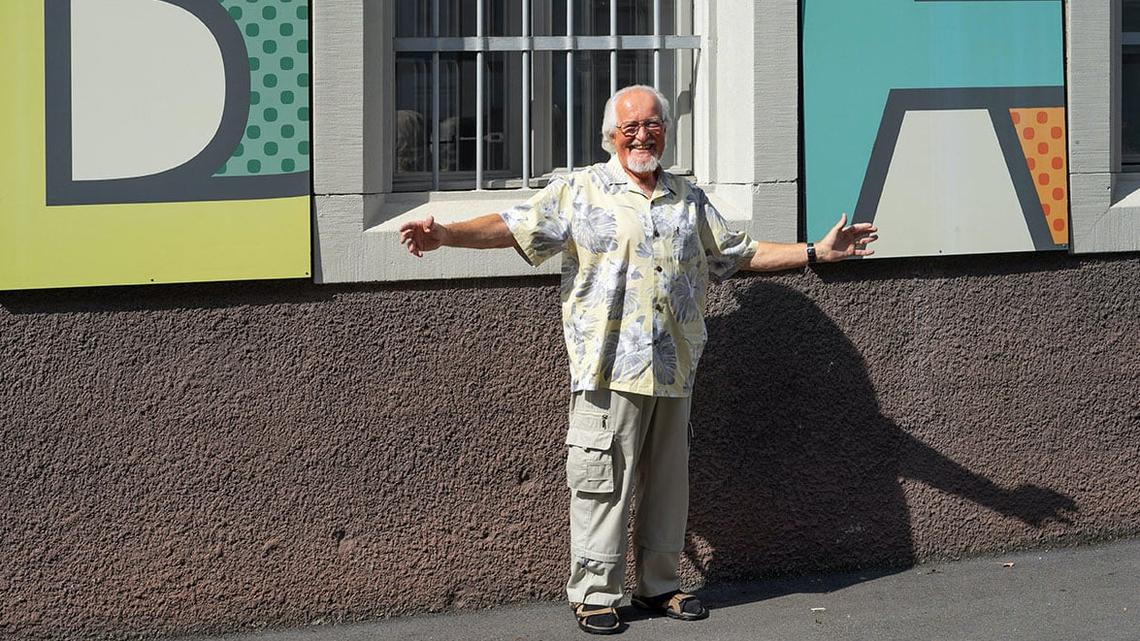 Kehrt nach 47 Jahren an den Ort seiner Haft zurück: der Aargauer Künstler Hugo Siegrist.