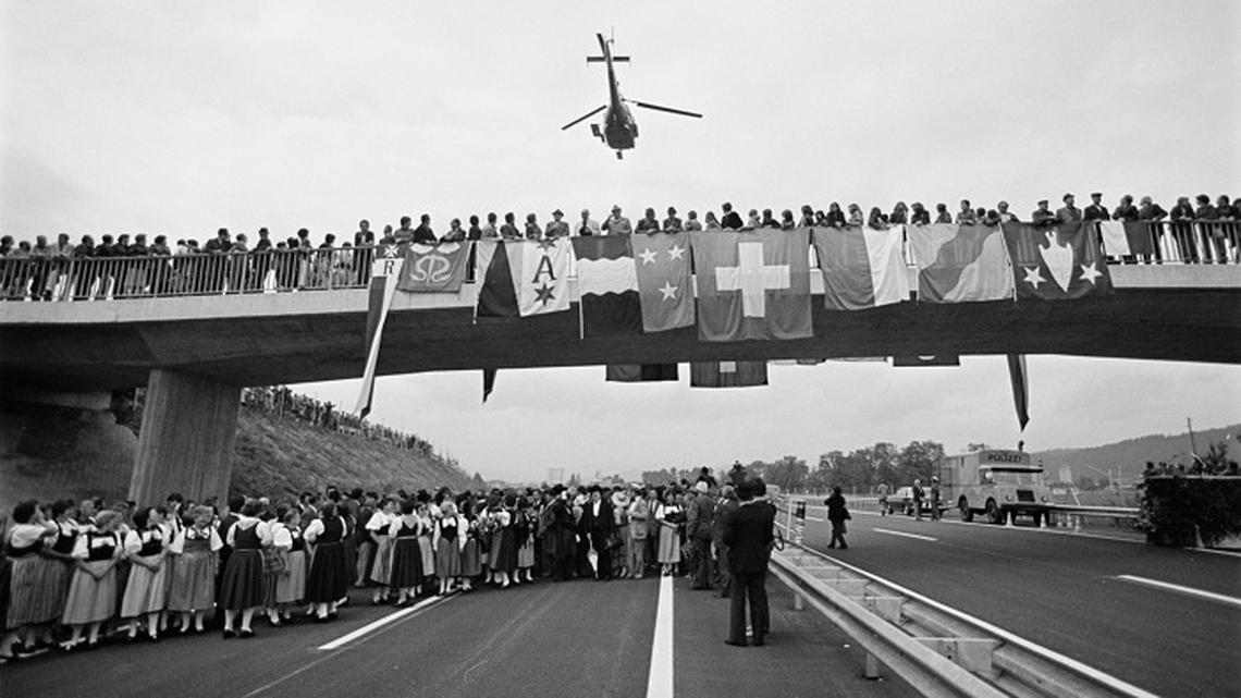 Obwohl eine Opposition versucht hatte, den Autobahnbau zu stoppen, wurde der Autobahnabschnitt von Sursee nach Reiden 1981 eröffnet.