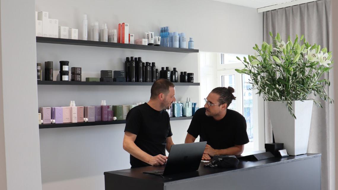 Giuseppe De Maio, Hairstylist und Ausbildner (links) und Roberto Colori, Inhaber und Ausbildner von Apartment Hair and Consulting (rechts).