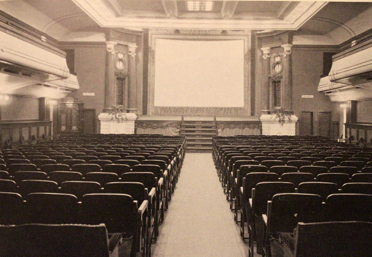 So sah der Saal des Kino Moderne bis zum Jahre 1942 aus.
