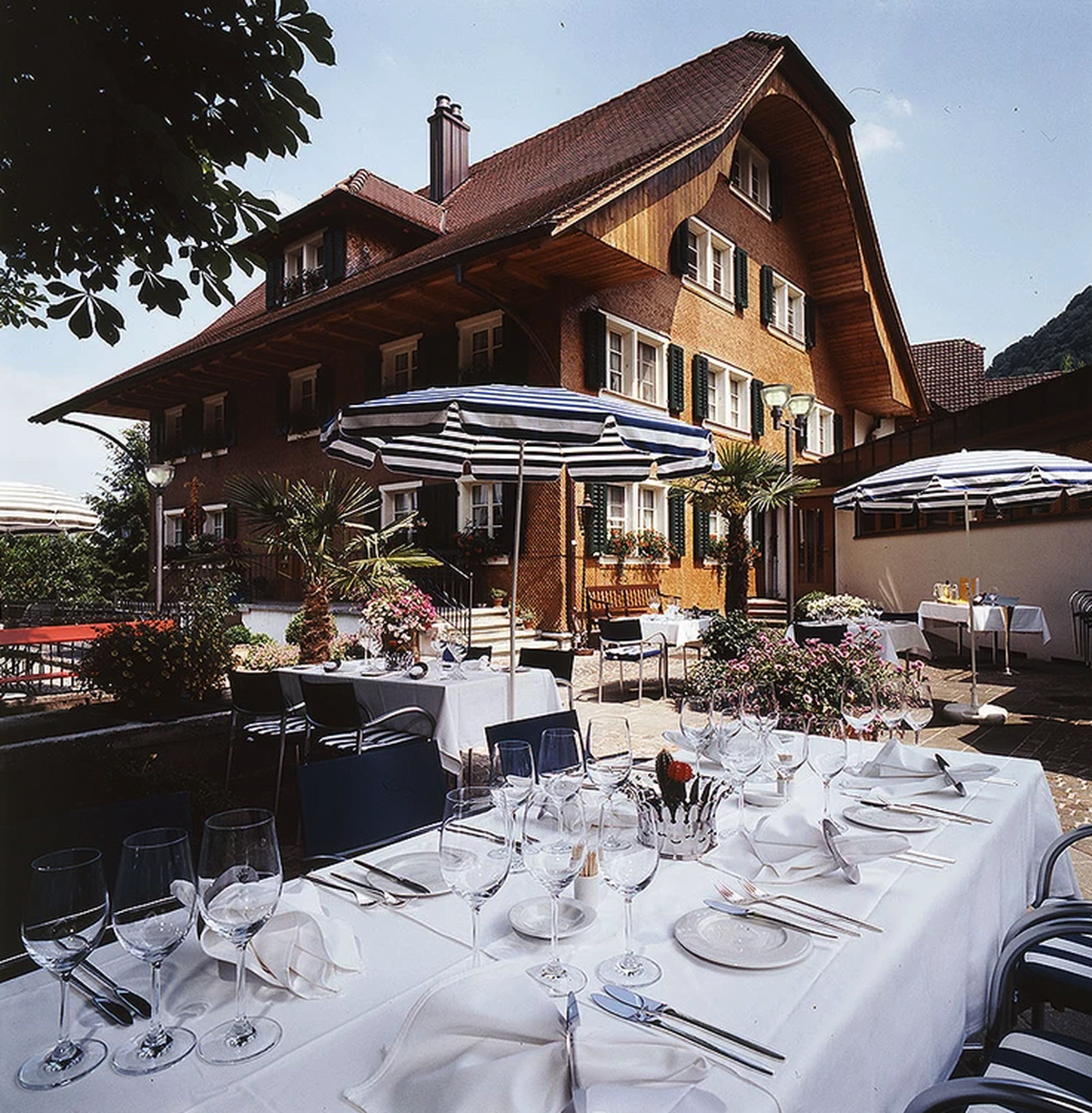Der Gasthof Kronen Blatten bietet Platz für rund 160 Gäste. Die Hälfte davon unter freiem Himmel in der Gartenanlage.