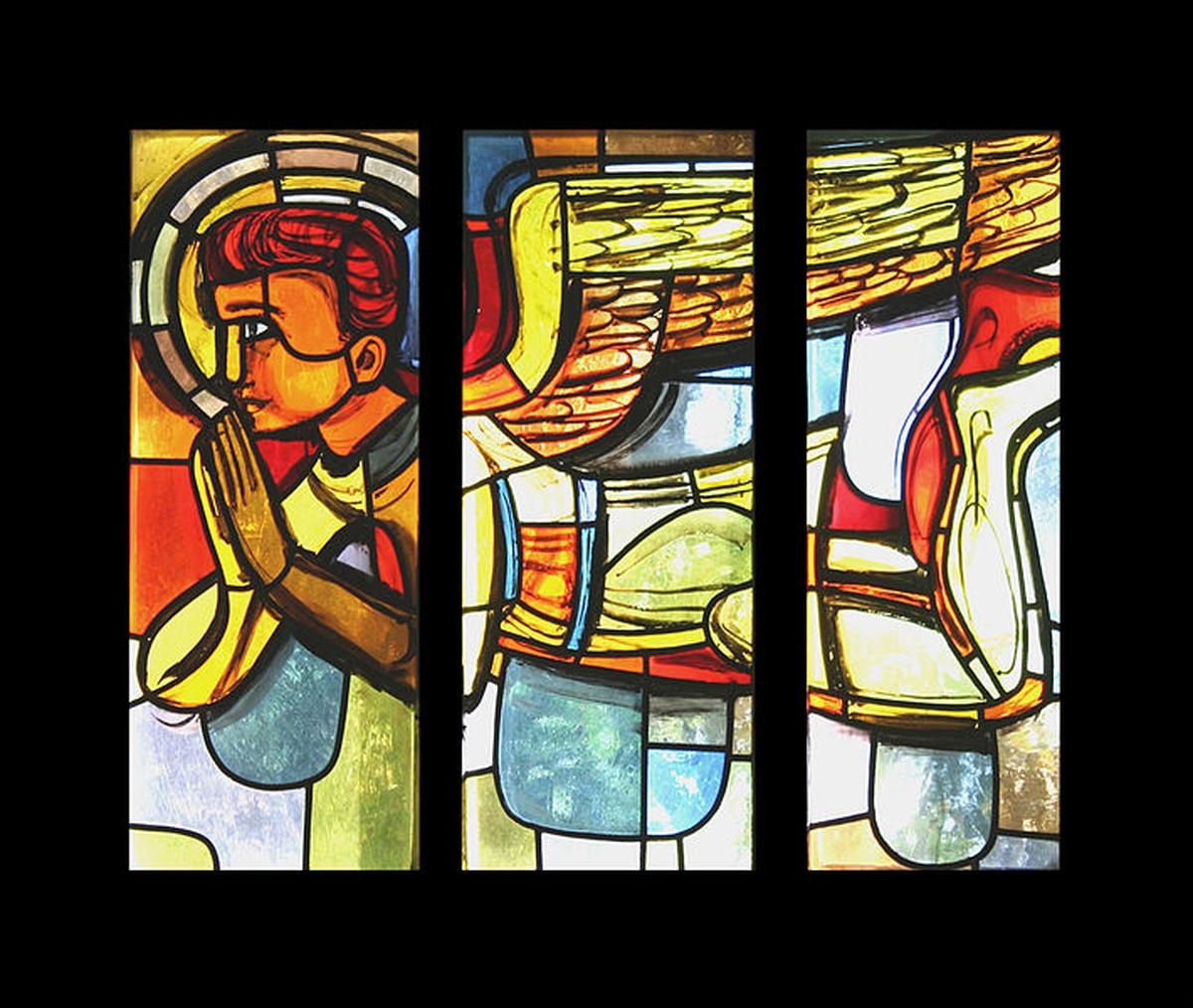 Die Glasfenster von Hans Stocker in der Pfarrei St. Karl schienen dem Pfarrer Moos schützenswert.