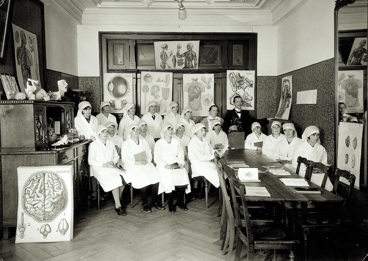 Pflegerinnenschule im Liebfrauenhof um 1930