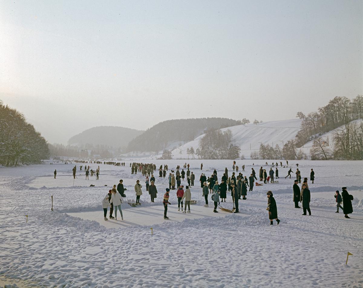 Ein historisches Ereignis, den gefrorenen Rotsee zu überqueren. Im Winter 1985/1986 und Februar 2012 war es zuletzt möglich.