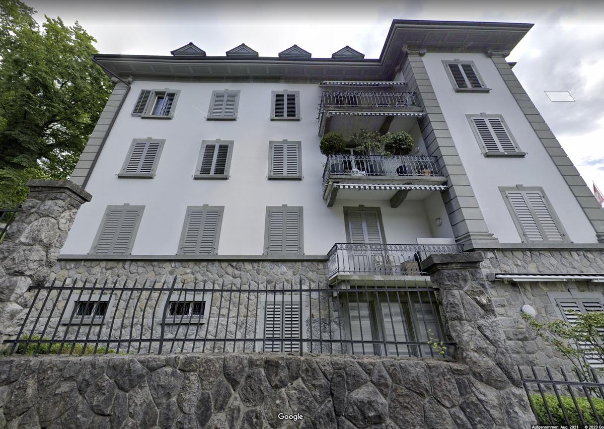 Dieses Haus an der Zinggentorstrasse 8 erhielt sie vom Hotel Schweizerhof für ihre langjährigen Dienste geschenkt.