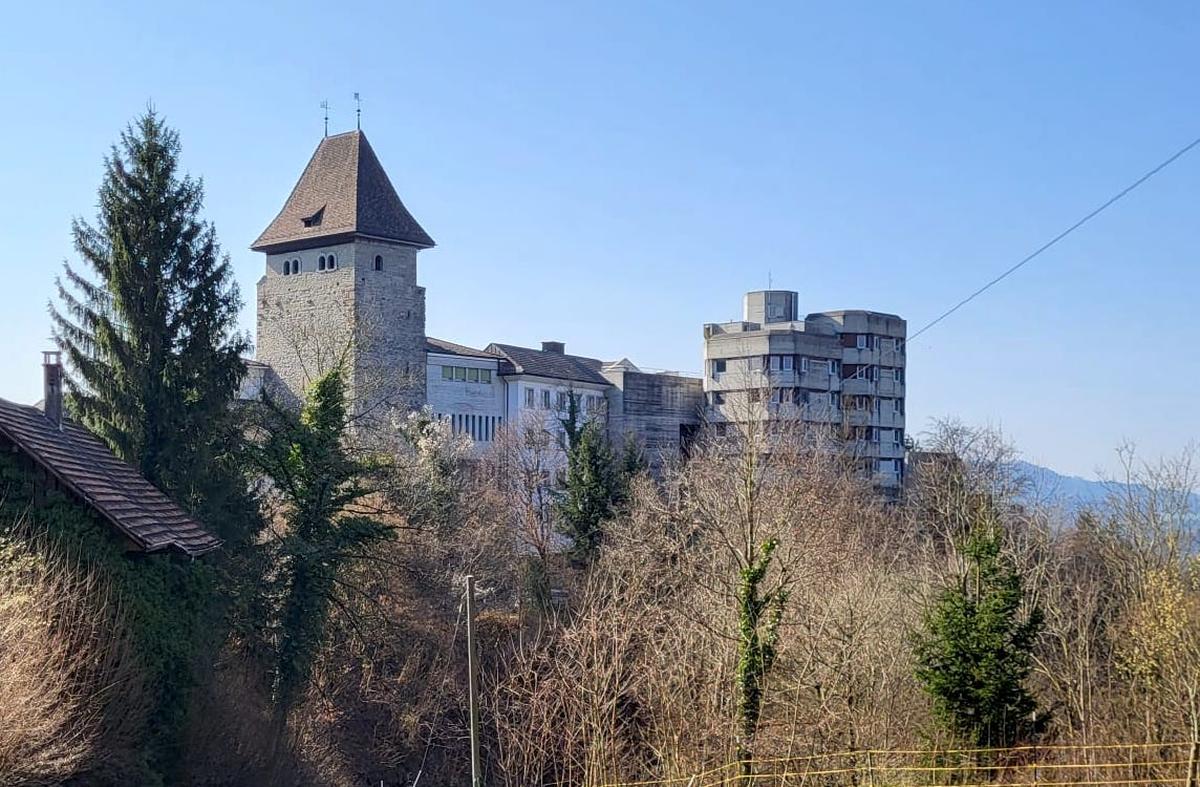 Marienbug in Wikon. Im Institutsteil rechts wohnen die Schutzbedürftigen aus der Ukraine