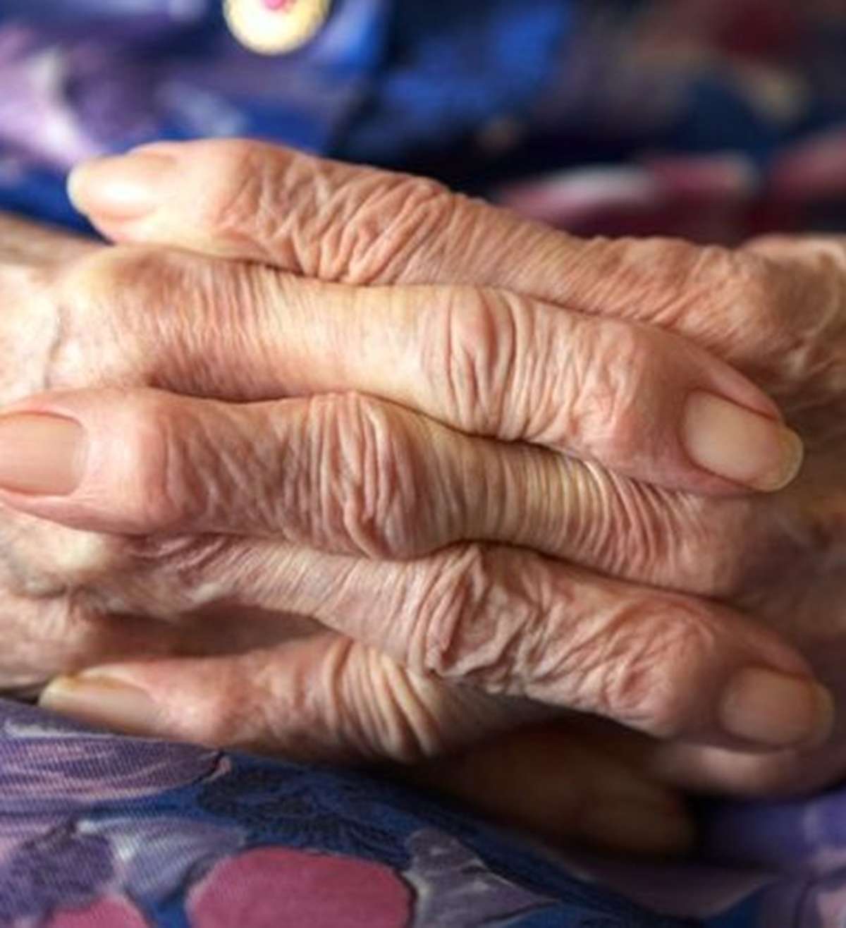 Rentnerin wurde bestohlen – und wollte Einbrecher gar helfen