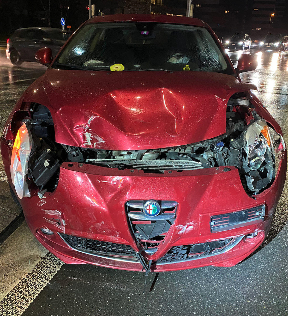 Sie übersah ein anderes Auto: Autofahrerin schwer verletzt