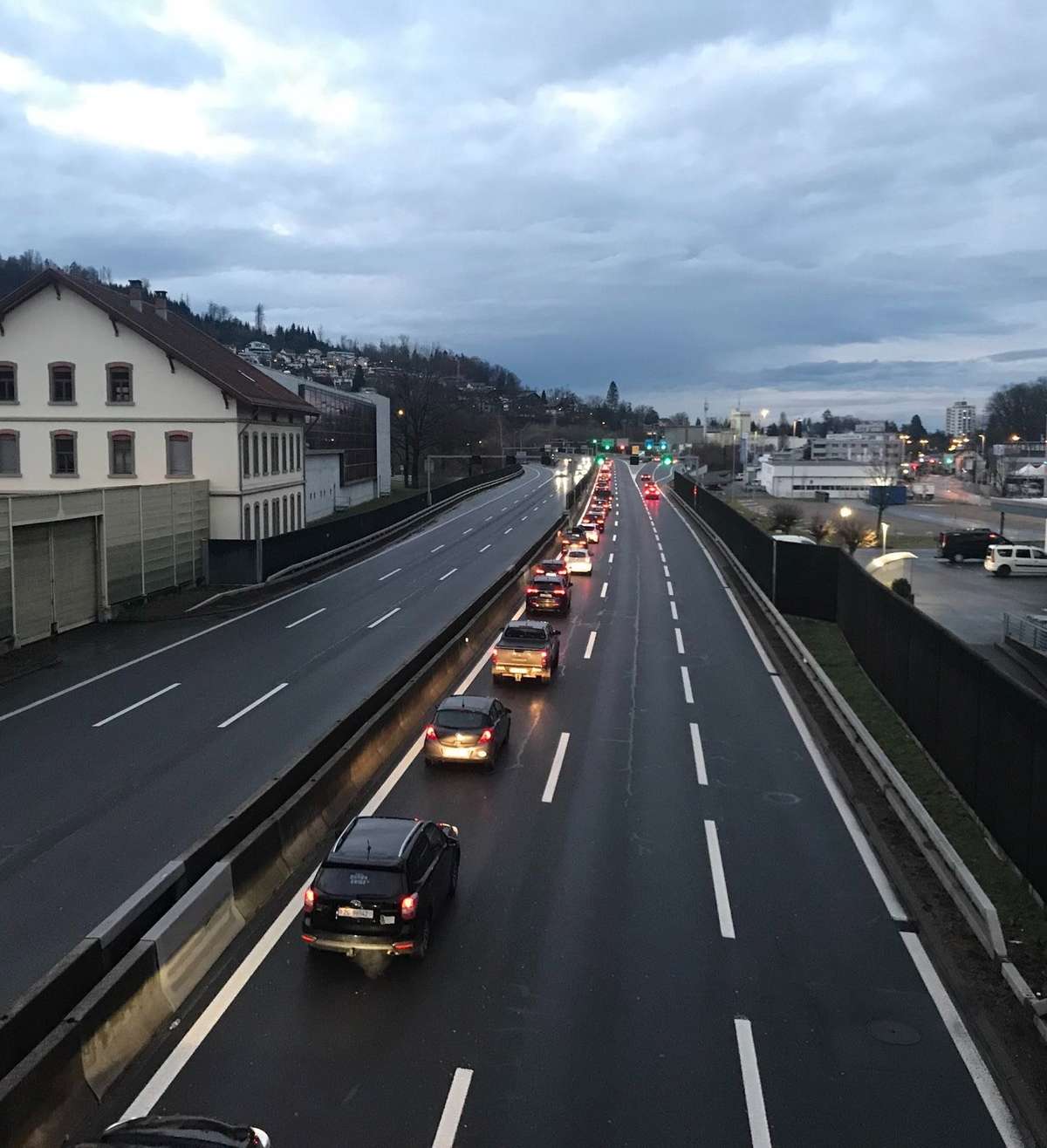 Unfall auf der A2: Im Raum Luzern ist Geduld gefragt