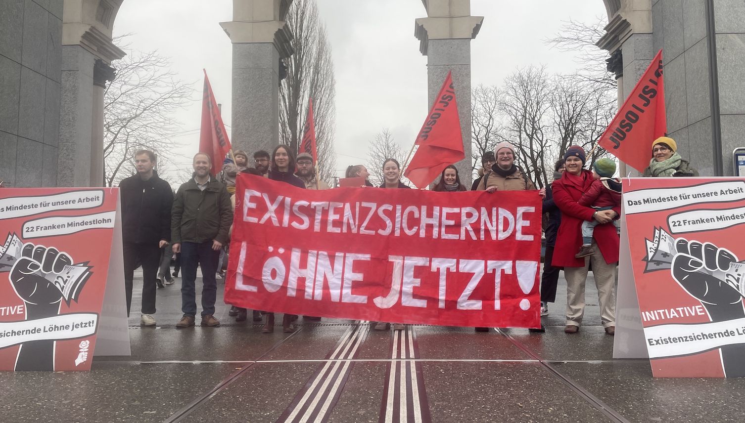 Stadt Luzern: Parteien hinterfragen Mindestlohn-Initiative