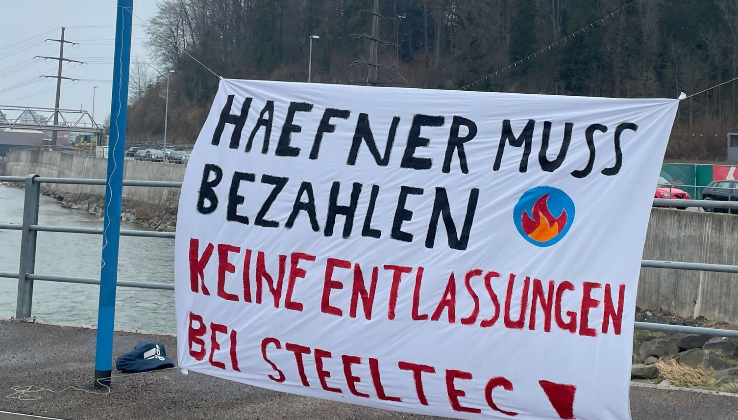 Klimastreik und Gewerkschaften demonstrieren in Emmenbrücke