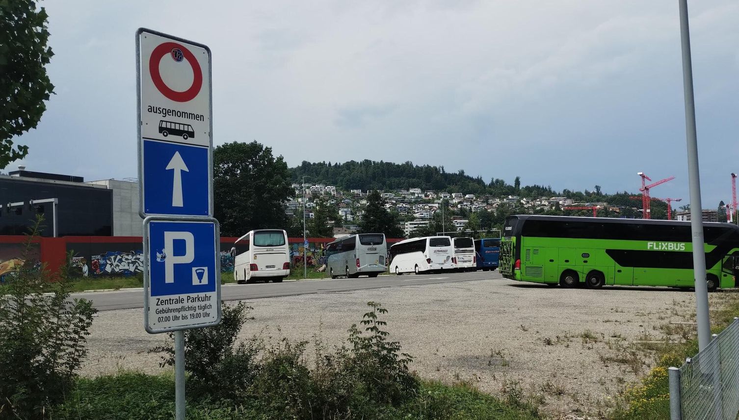 Stadt Luzern hübscht Carparkplatz Rösslimatt auf