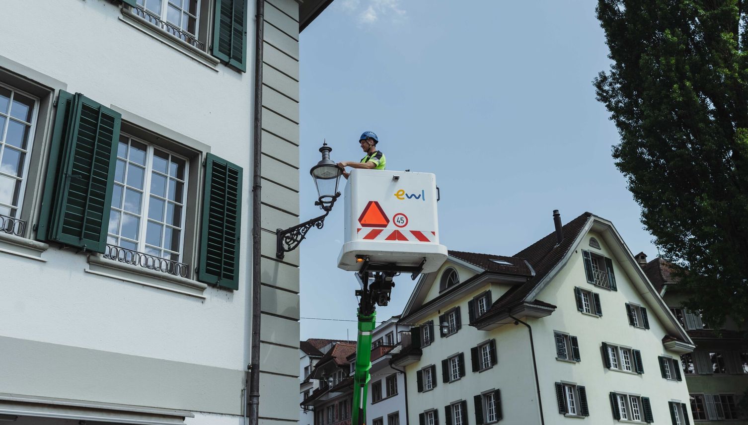 Darum leuchten Laternen in Luzern auch am Tag