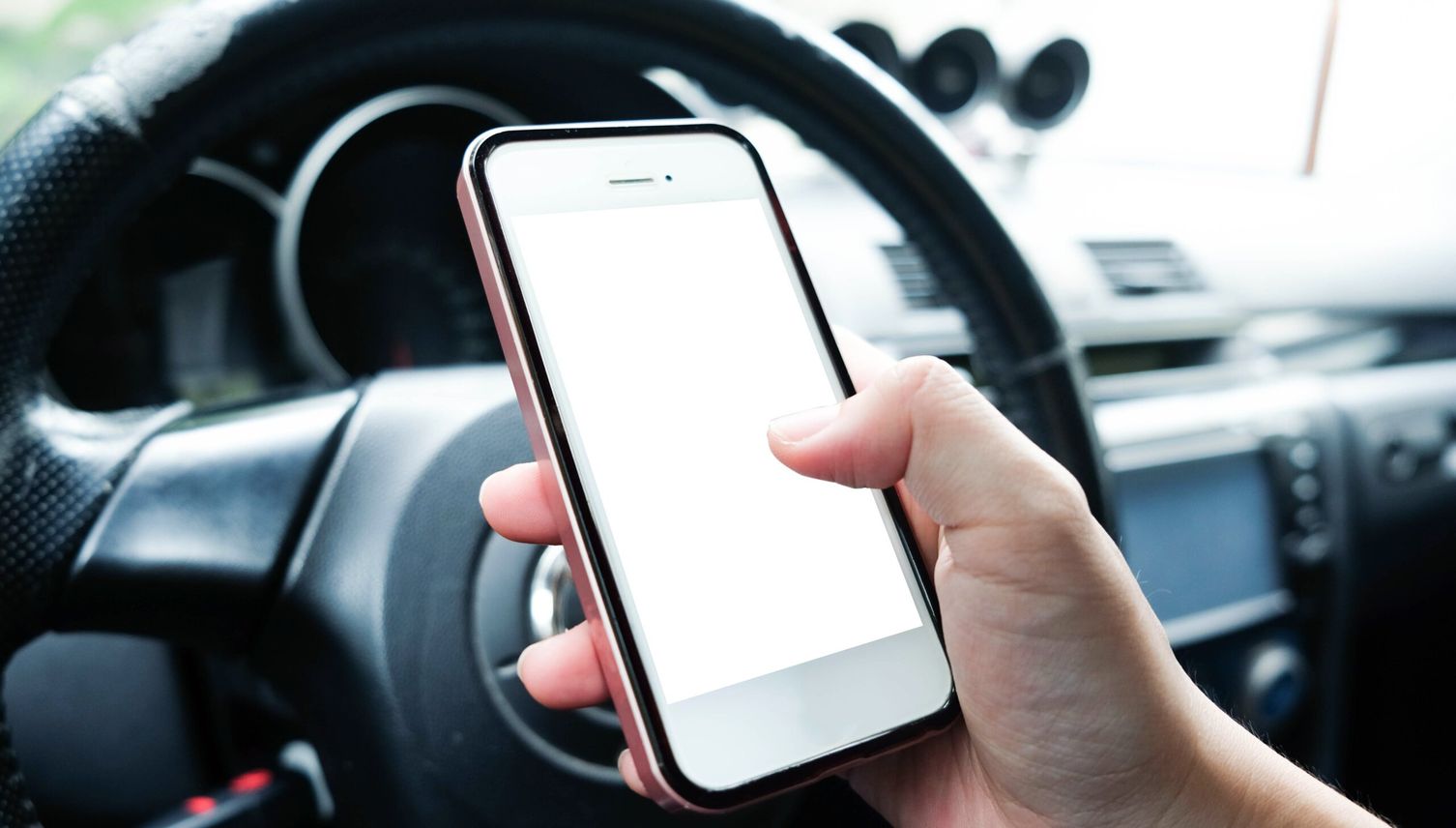 Uber-Fahrer kann Handy nicht zurückgeben und wird bestraft