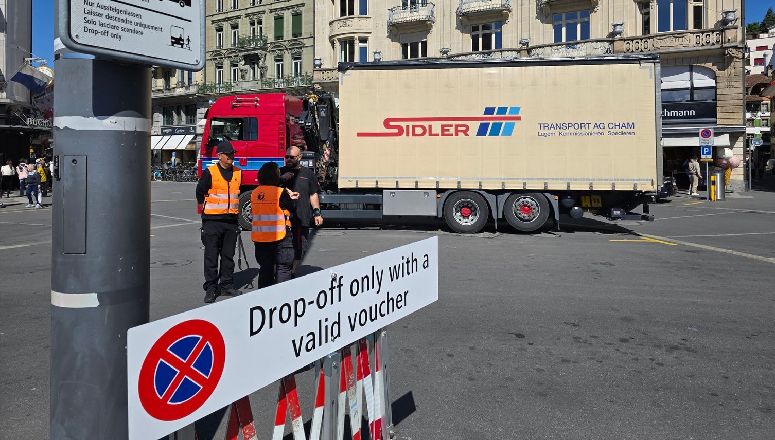 Zwei Drittel weniger Reisebusse auf dem Schwanenplatz
