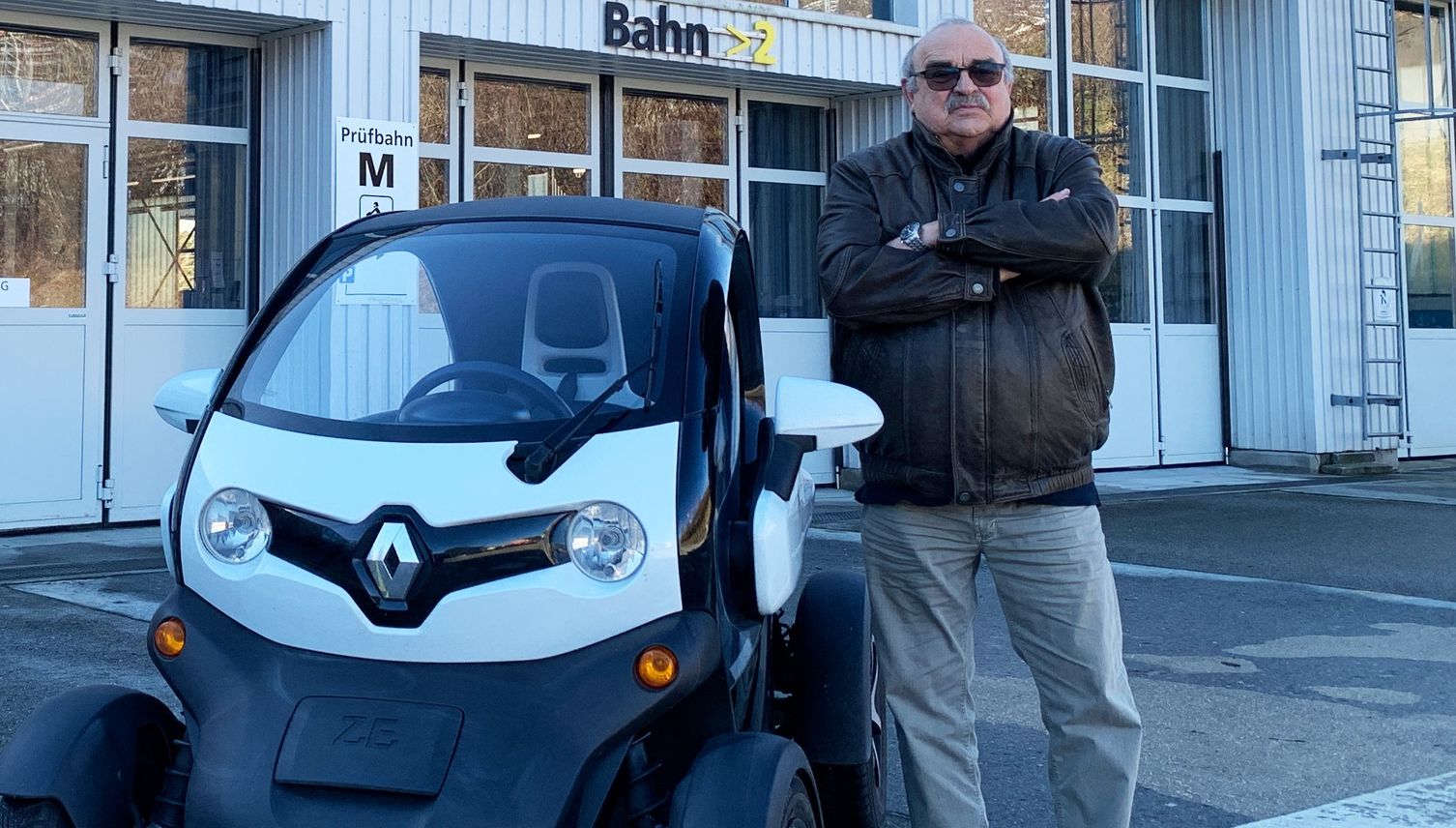 Steuerwahnsinn? Sein Mini-E-Auto ist teurer als ein Sportwagen