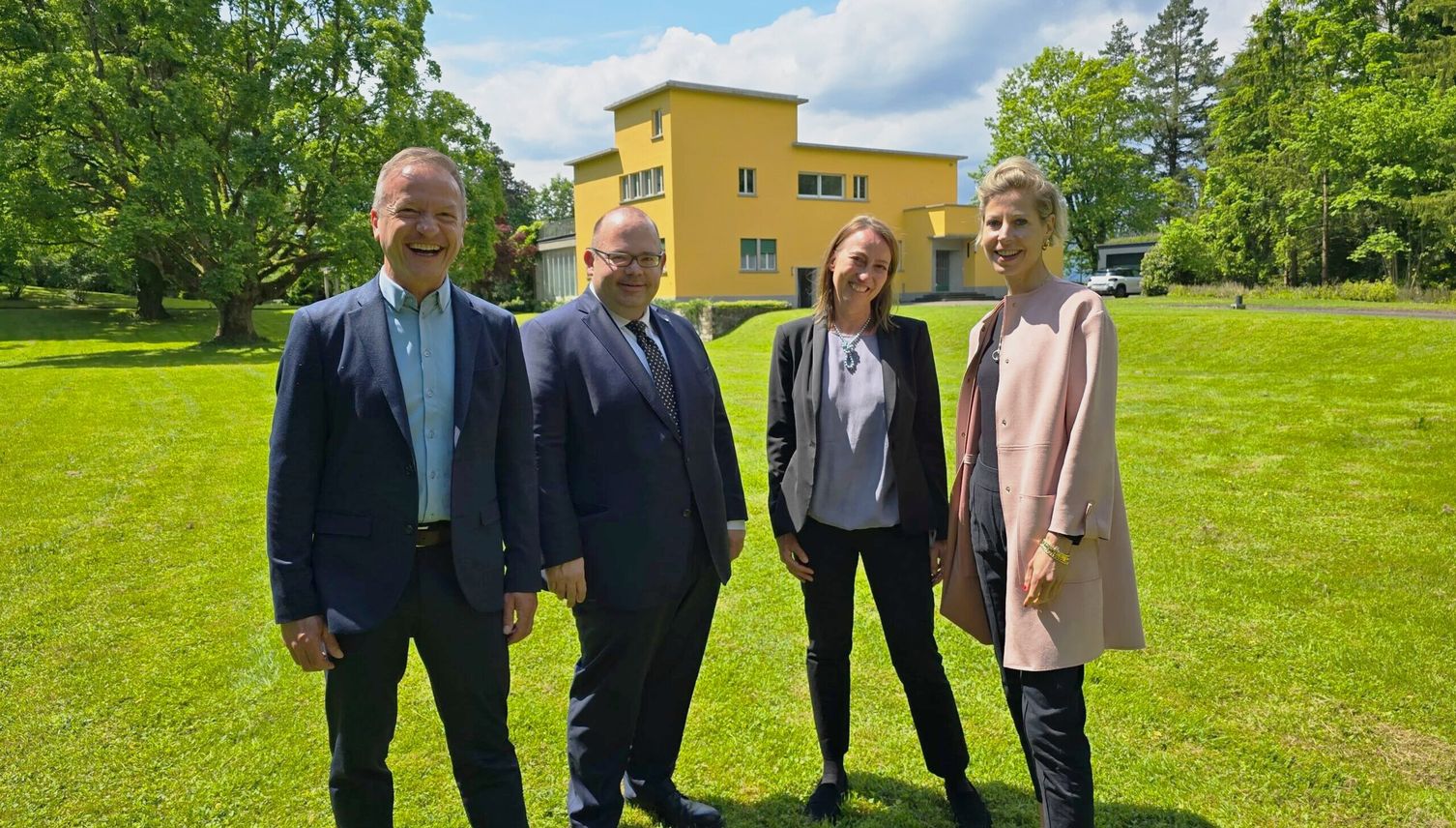 So sieht es im bisher exklusiven Park der Rachmaninow-Villa aus