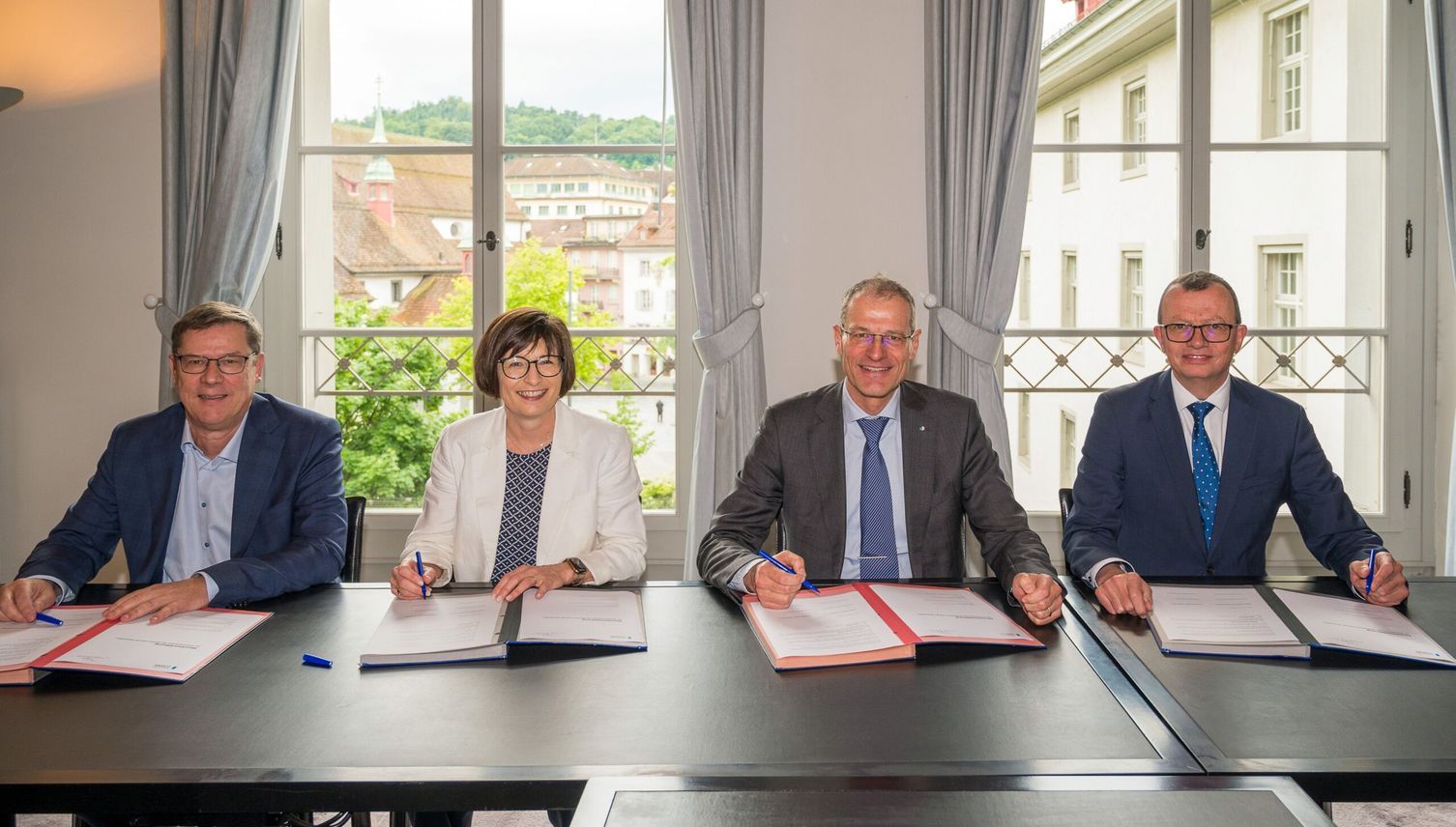 Luzerner Gemeinden und Kanton schwören sich die Treue