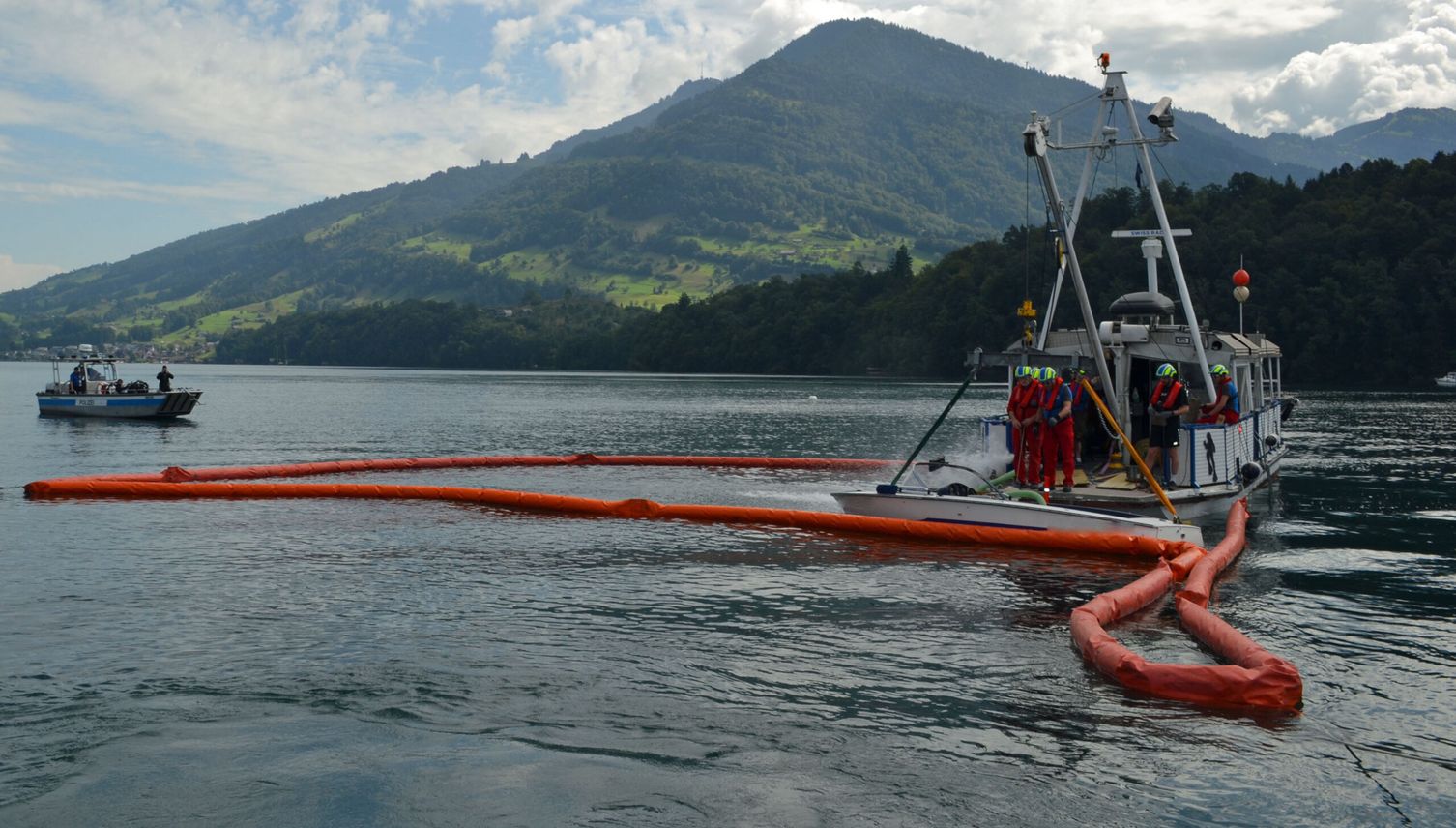 Boot auf Vierwaldstättersee gesunken – fünf Personen gerettet