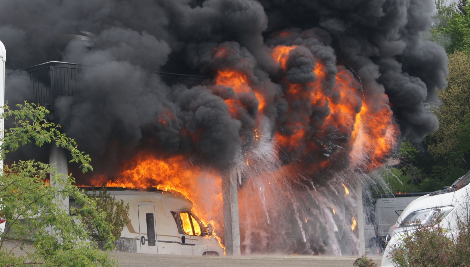 Baar: Wohnmobile wurden Raub der Flammen