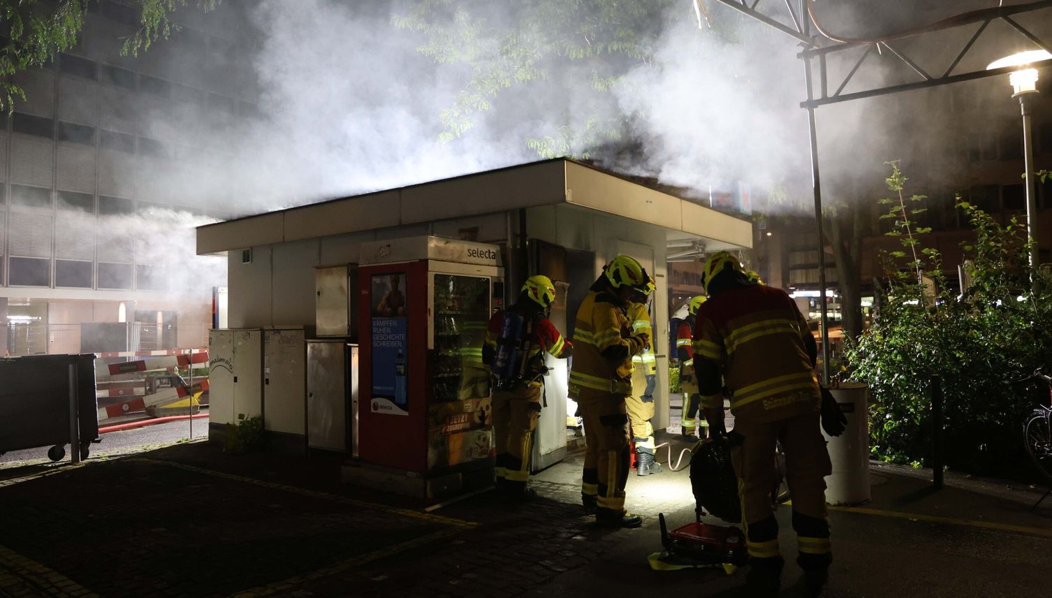 Kiosk am Zuger Bundesplatz fängt Feuer