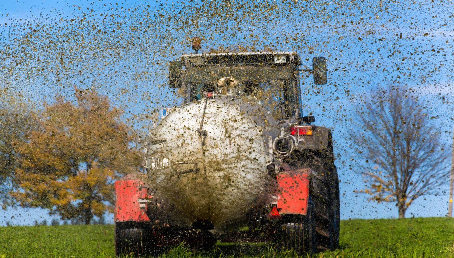 Güllelager abdecken – wer nicht spurt, bekommt Probleme