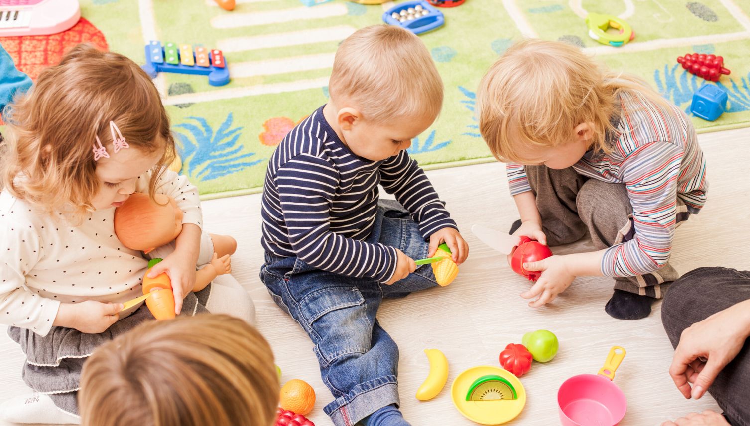 Kinder in Asyl-Notlage: Regierung öffnet Spielgruppen