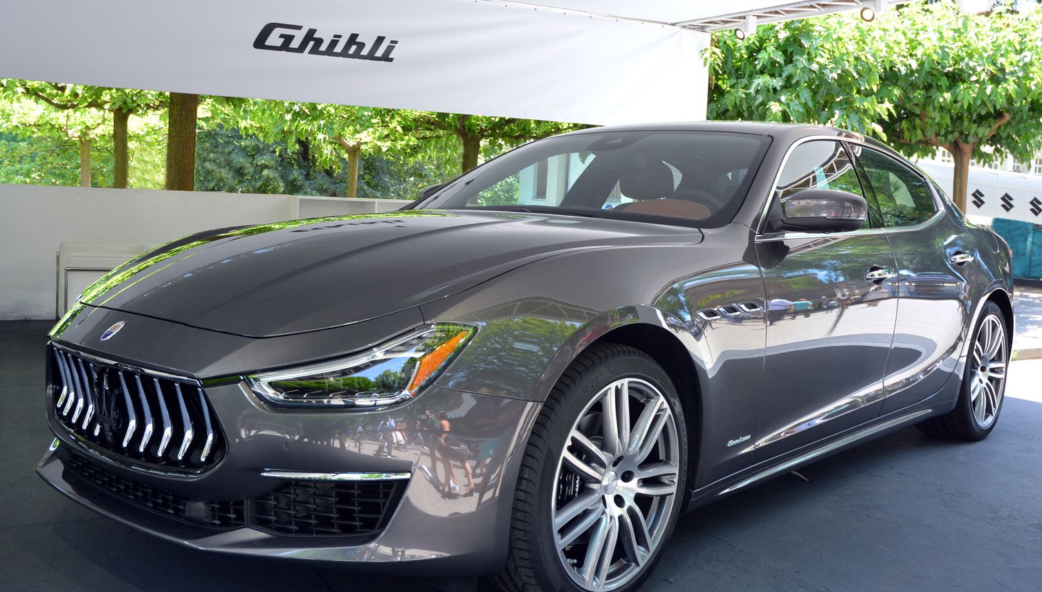 Hat Sozialhilfeempfänger geleasten Maserati auf Tutti vertickt?