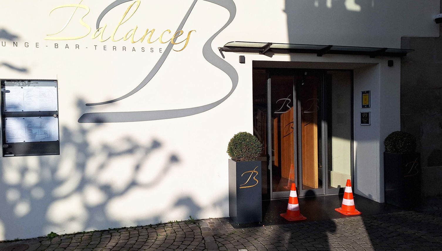 Einbruch in Hotel – Kamera zeigt unmaskierte Einbrecher