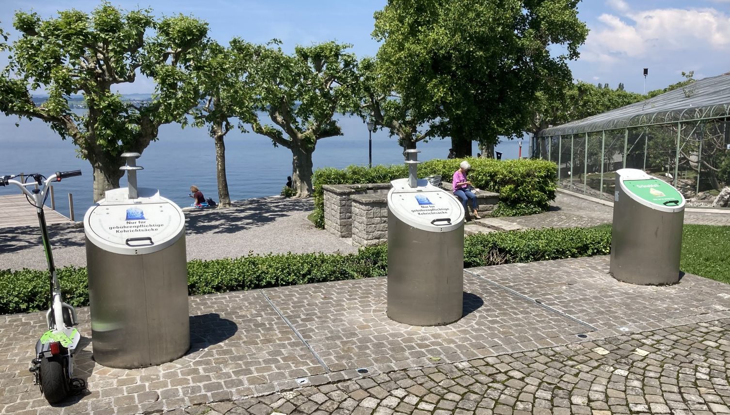 Trotz Pionierprojekt: Abfallsäcke gehören noch lange zum Zuger Stadtbild
