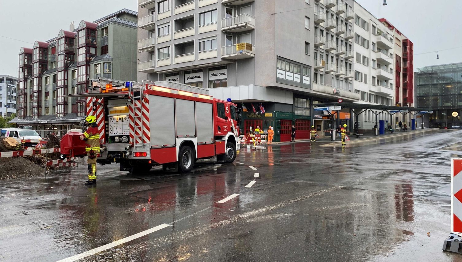 Gasaustritt in Zug – Bauarbeiter beschädigen Leitung