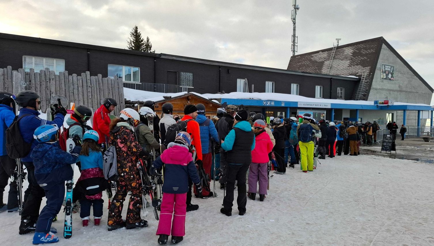 Skifahrer ziehts am Wochenende in Scharen in die Berge