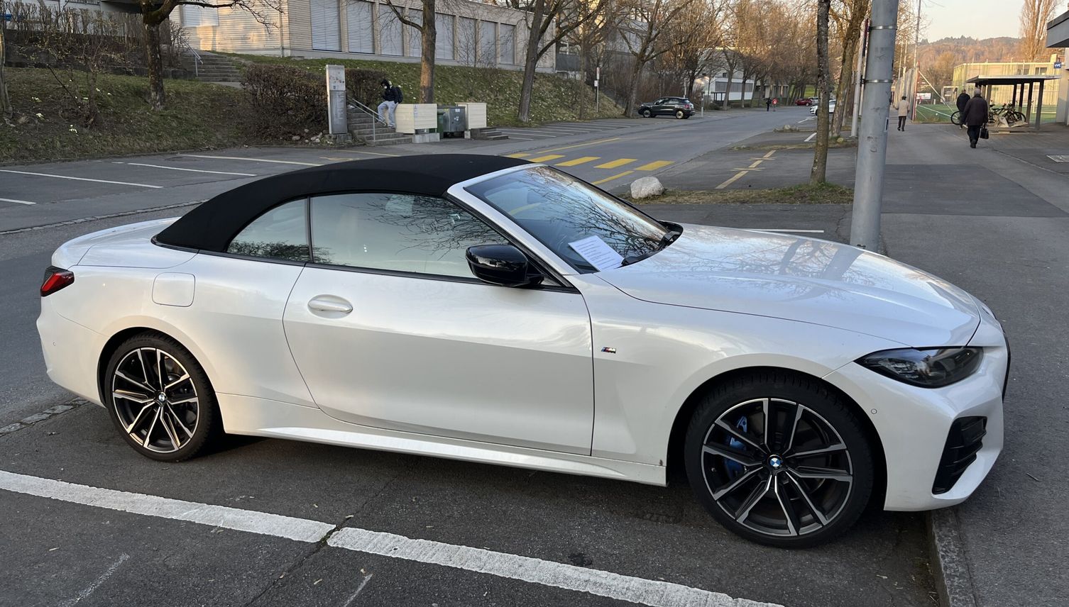Wer vermisst dieses herrenlose Zuger BMW-Cabriolet?